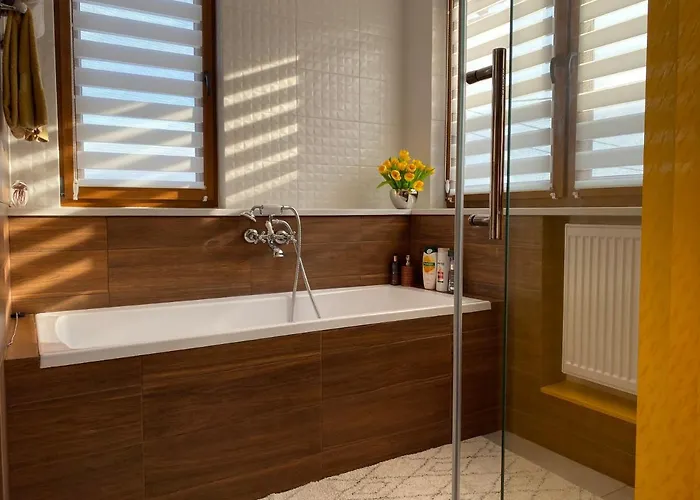 Klinkierowy Z Wanna Dla Dwojga * Gniezno